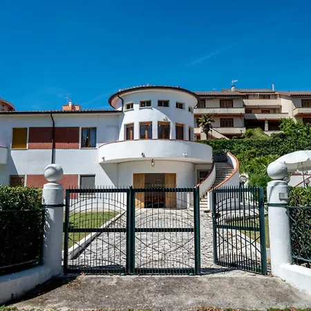 M376 - Marcelli, Bilocale Con Posto Auto דירה *