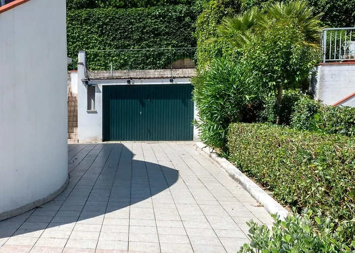 M376 - Marcelli, Bilocale Con Posto Auto *